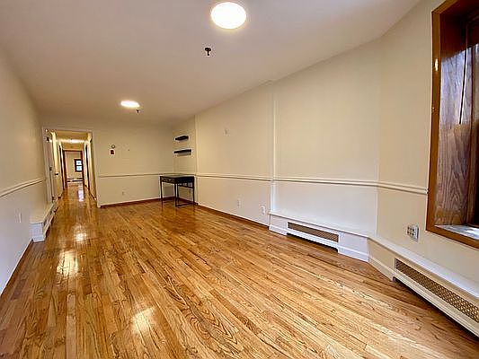 4th image of 265 Jefferson Ave #B
