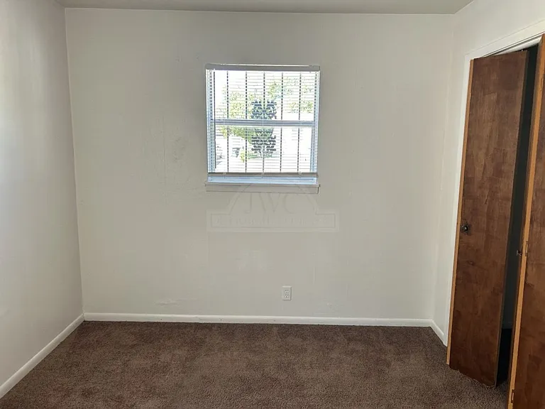906 Jefferis Ave — Photo 17