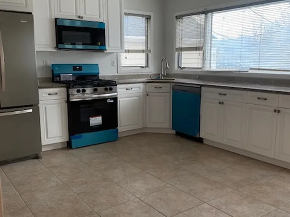 233 Myrtle Avenue image 13 of 34