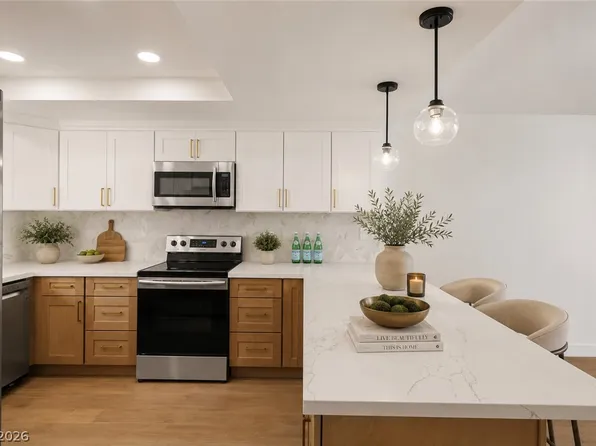 4567 Madreperla St, Las Vegas, NV 89121