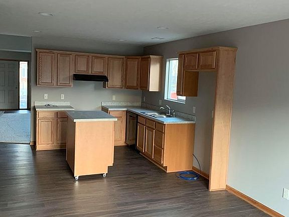 4th image of 3048 N Cedar St