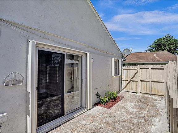 4th image of 8638 Bridle Path Court #203
