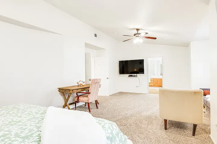 708 Champagne Ct — Photo 20