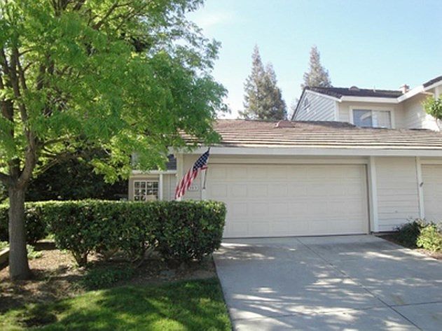 2nd image of 3873 Macgregor Cmn