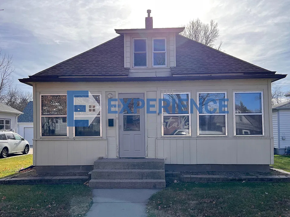 805 E 4th Ave