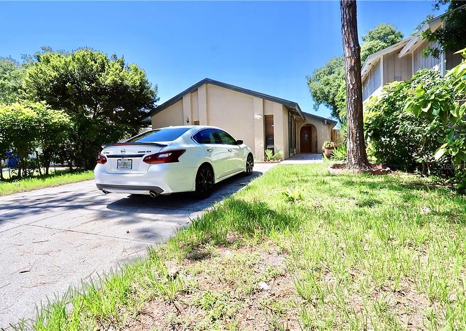 1st image of 10406 Rosemount Dr