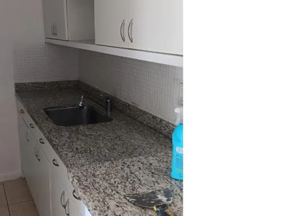 820 SW 2nd St APT 1, Hallandale, FL 33009