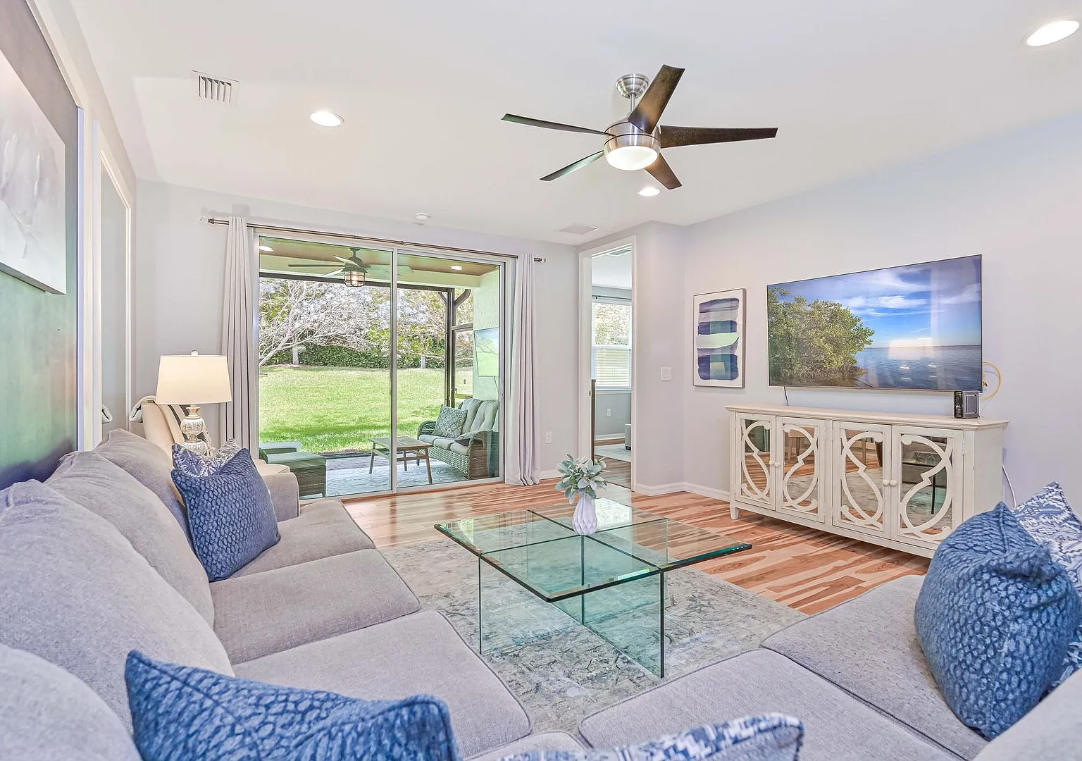Now Available - Villa In Naples Reserve!! — Photo 4