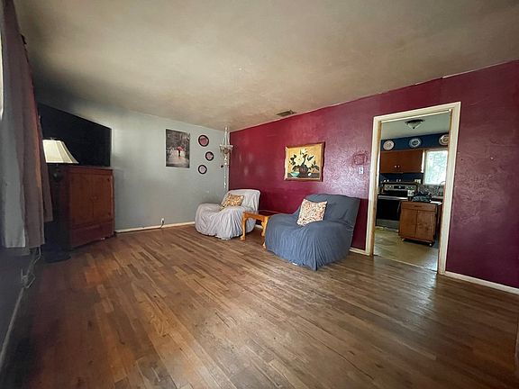 2nd image of 9044 W University Blvd