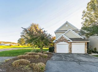 1000 Country Ln, Morgantown, PA 19543