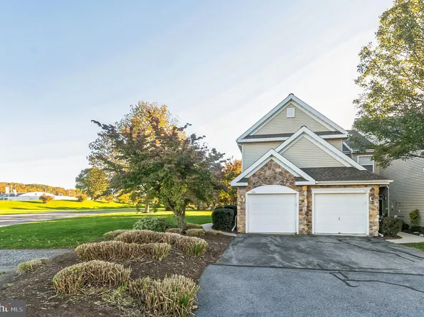 1000 Country Ln, Morgantown, PA 19543