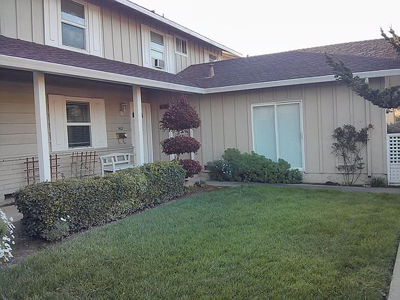 2nd image of 1460 Lexington Dr