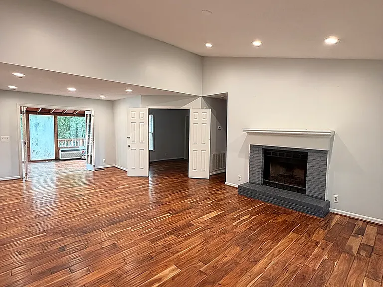 153 Rivergate Dr — Photo 7