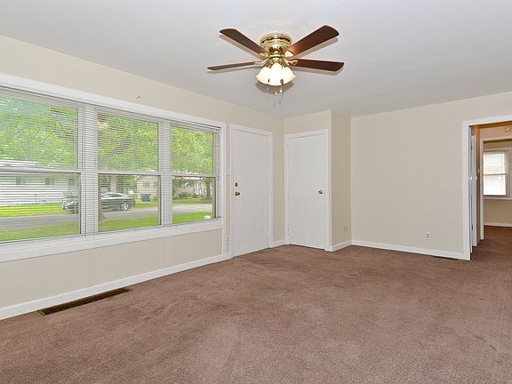 2nd image of 860 Mark Twain Dr