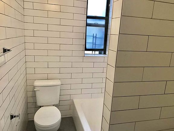 2nd image of 650 E 21st St APT 3A