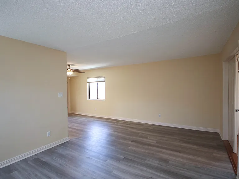 874 S Marengo Ave #10 — Photo 3