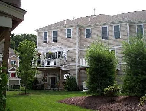 3 bed, 3.5 bath, 1590 sqft, $2,750 — Photo 3