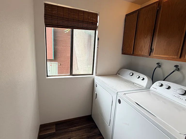 335 SE Clark St #B — Photo 6