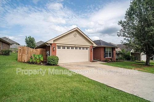 108 Oak Shade Dr Photo 1 108 Oak Shade Dr Photo 1