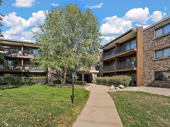 4100 Parklawn Ave APT 318, Edina, MN 55435
