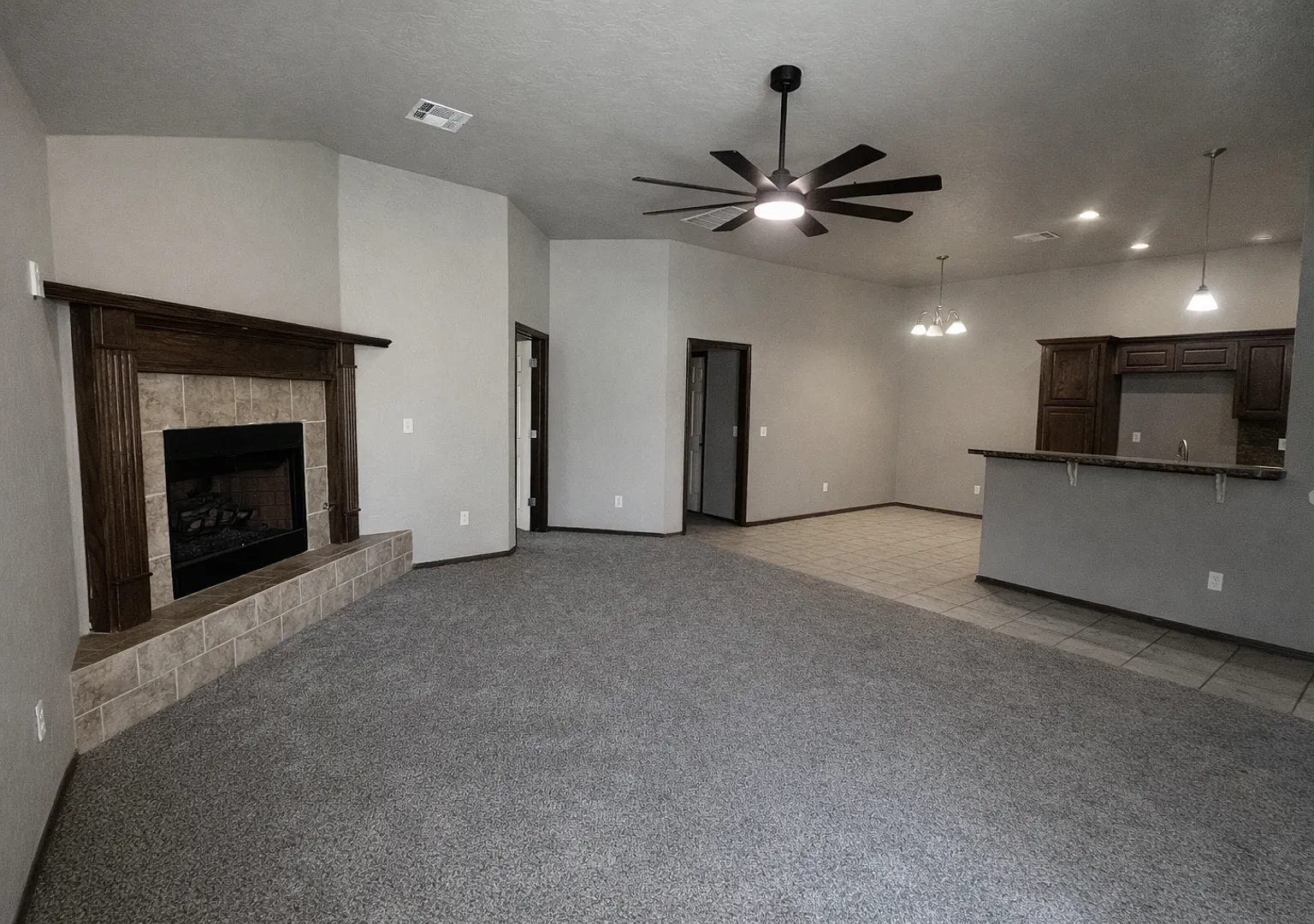 Move in Special!! Updated 3 Bed / 2 Bath Single-Story Duplex Move-In Ready! — Photo 3