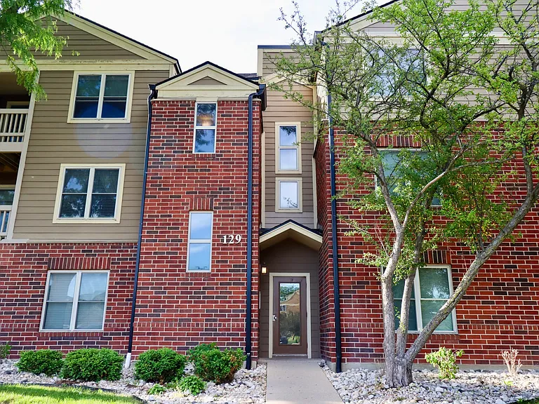 129 Glengarry Dr #110 — Photo 1