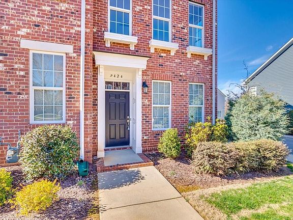 2nd image of 9424 Kings Parade Blvd #1601