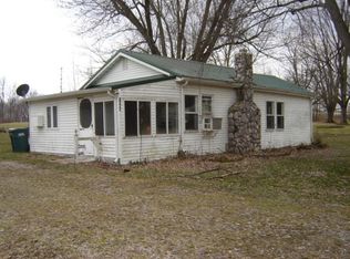 1845 W Fox Lake Rd, Angola, IN 46703