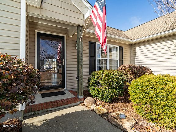 5th image of 115 Bur Oaks Boulevard
