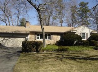 30 Catalina Dr, Springfield, MA 01128