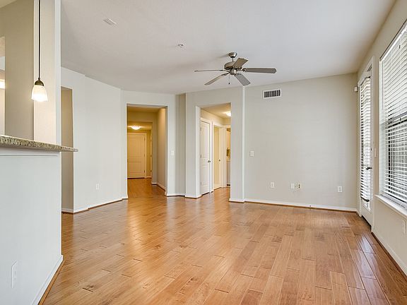 4th image of 7342 Oak Manor Dr
