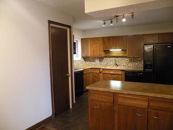 4th image of 338 Cheyenne Dr