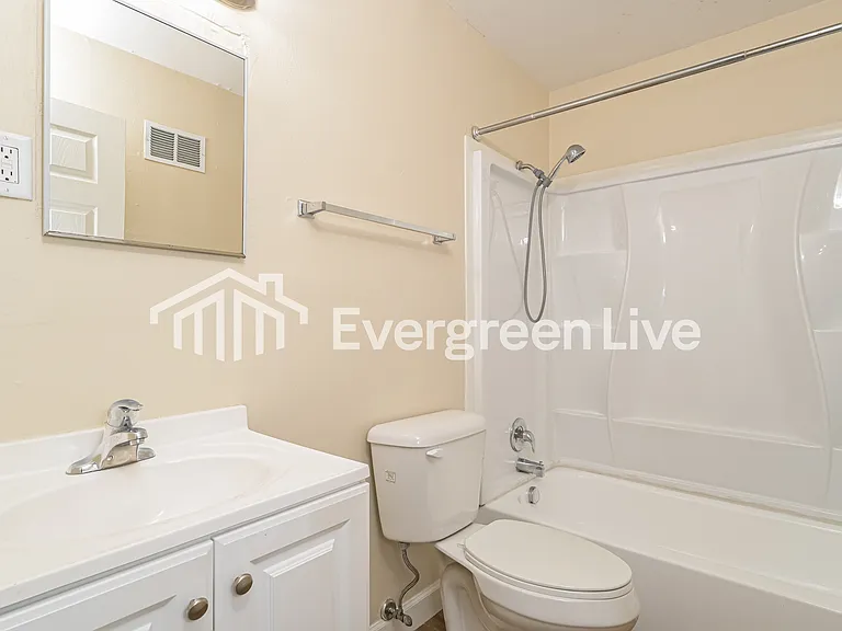 2210 Wallis Ave — Photo 6
