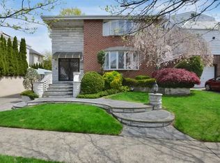 7211 137th St, Flushing, NY 11367