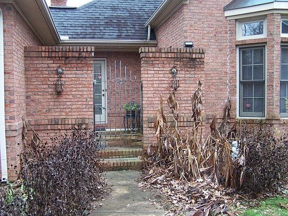 3rd image of 121 Deer Chase Ln