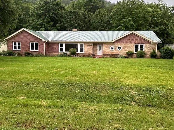 612 N Hospital Dr, Gainesboro, TN 38562