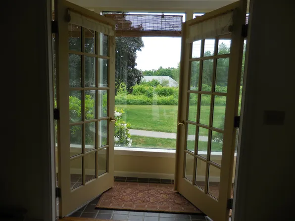 4 Greenfield Dr #C, Dover, NH 03820