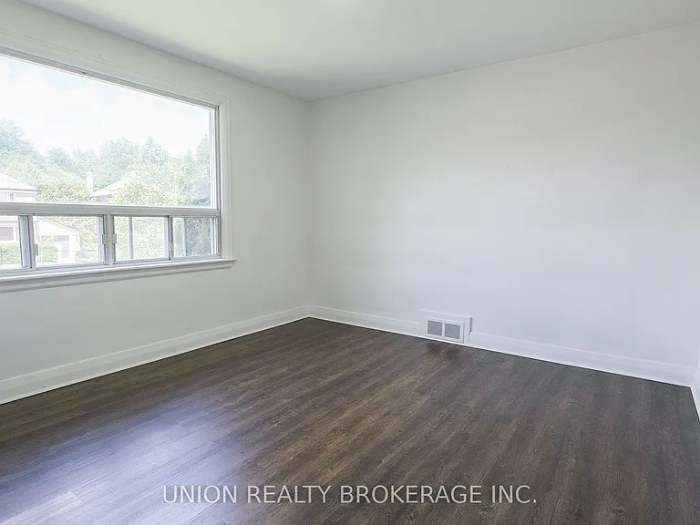 87 Midland Ave — Photo 12