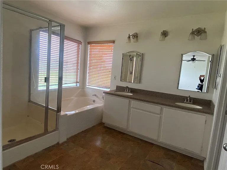 16777 Colonial Dr — Photo 5