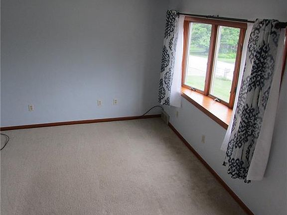 4th image of 417 Hickory Dr