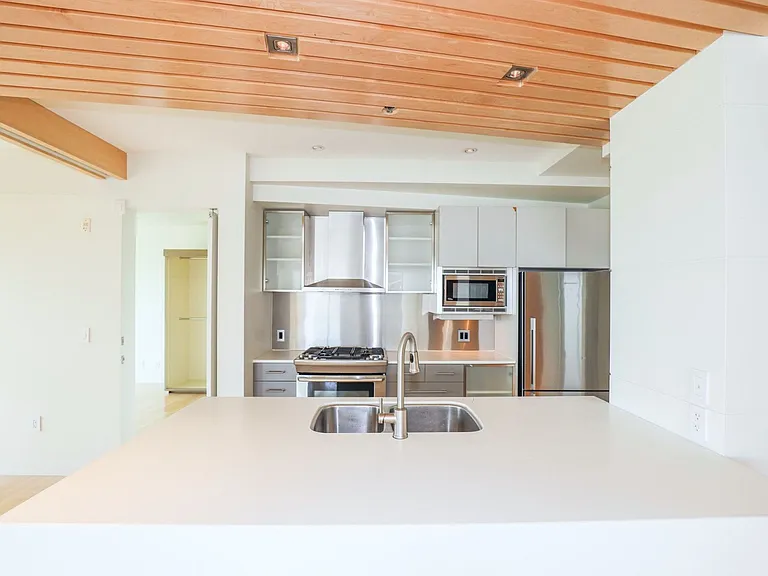 300 Waterfront Dr #502 — Photo 6