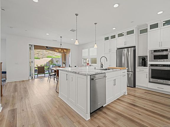 3rd image of 2971 Rue De Latour