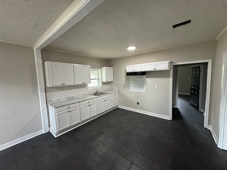 2760 Lola Ave — Photo 10