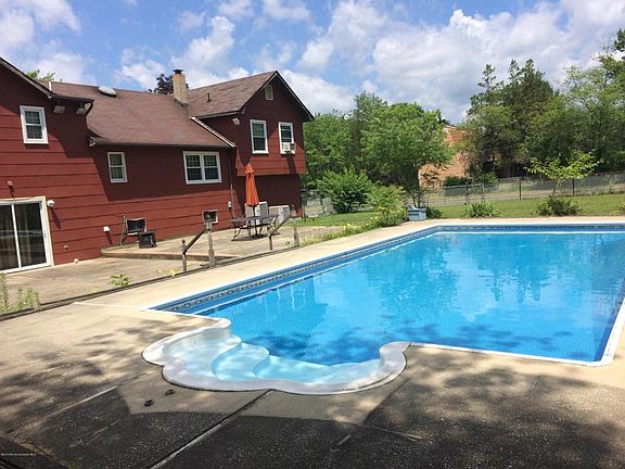4th image of 745 Cypress Ave