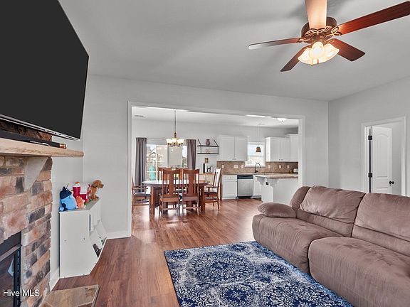 4th image of 106 Driftwood Drive