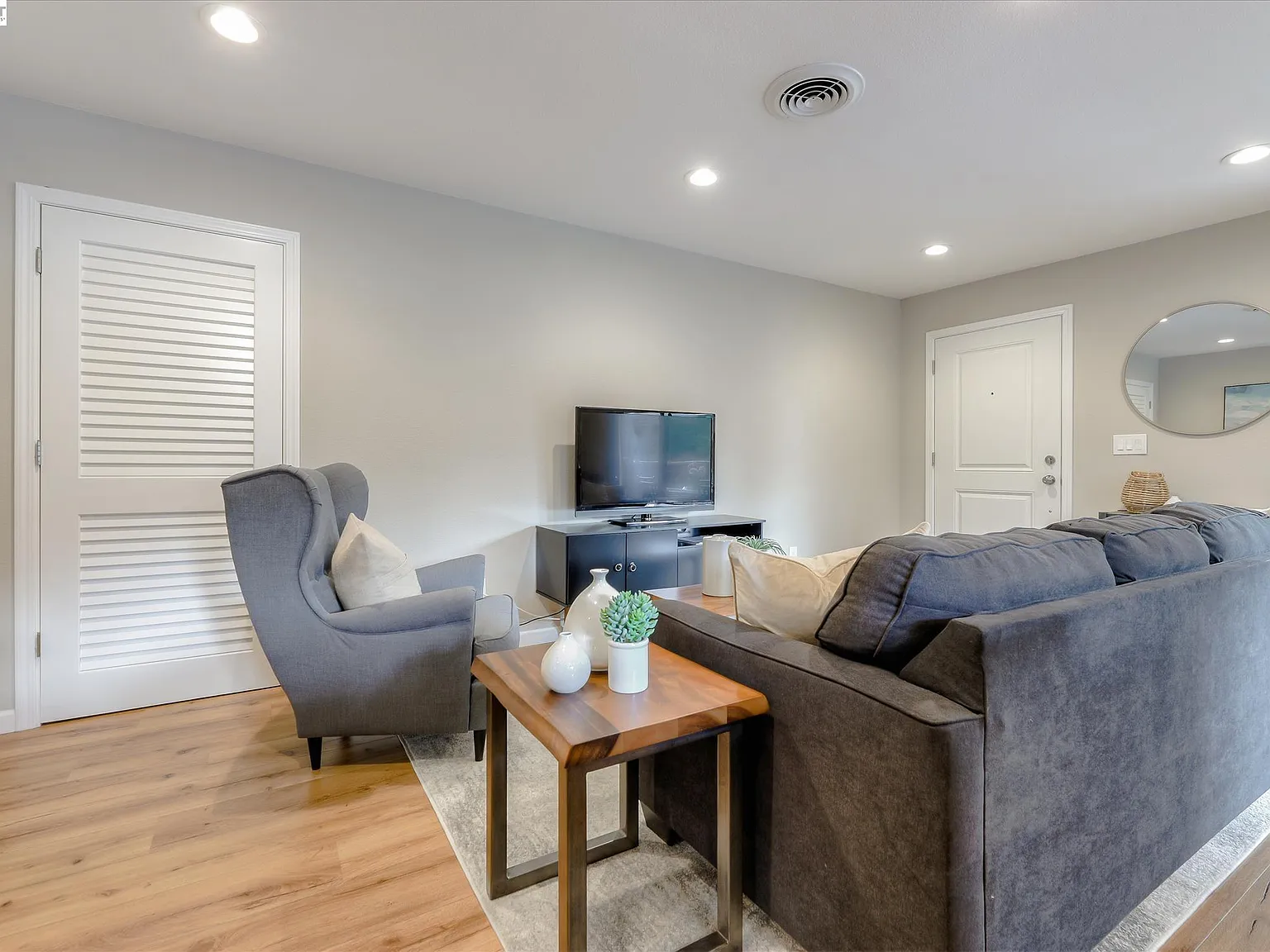 2 bed, 875 sqft, $4,500 — Photo 4