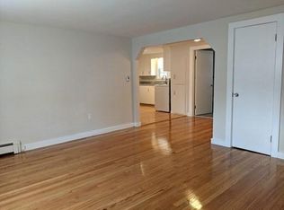 6 Union St APT 1, Foxboro, MA 02035