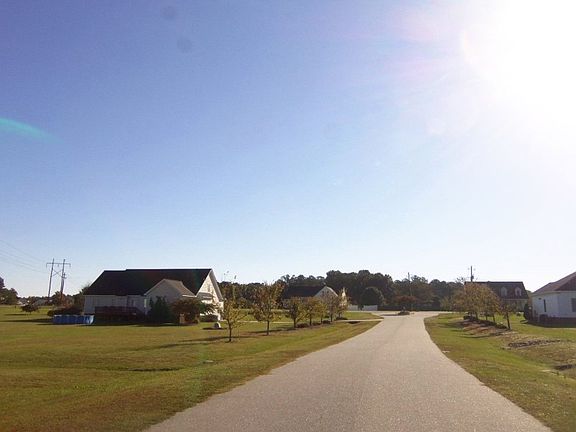 5th image of 173 Ash Lily Ct