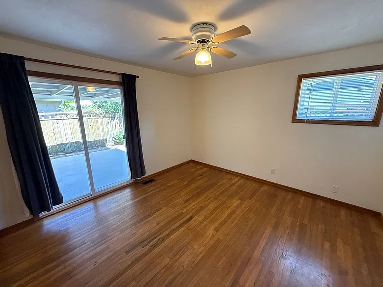 1670 Yew St SE — Photo 19