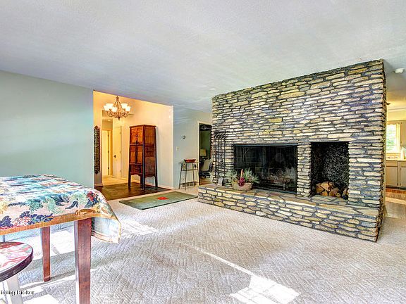 3rd image of 9003 Royal Oak Dr